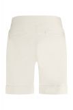 Korte broek van travelstof met steekzakken voor en faux paspelzakken achter van het merk Studio Anneloes in de kleur off white.