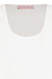 Getailleerde mouwloze top gemaakt van travel kwalietit van het merk Studio Anneloes in de kleur wit.