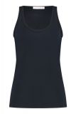 Getailleerde mouwloze top gemaakt van travel kwalietit van het merk Studio Anneloes in de kleur donker blauw.