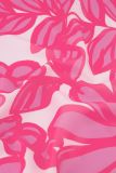 Vierkant shawl met all-over bloemenprint van het merk Fabienne Chapot in de kleur hot pink/pink rose.