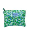 Doorgestikte toiloettas van het merk Fabienne Chapot met all-over bloemetjesprint in de kleur green apple/blue dream met ritssluiting.