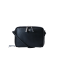 Crossbodybag van classic runderleer van het merk Fmme. in de kleur zwart.