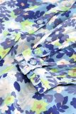 Midi jurk van het merk Fabienne Chapot met bloemenprint, lange mouwen, knoopsluiting, strikriem en ruches in de kleur riad blue/acapulco g popping.