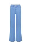 5-pocket jeans met wijde pijpen en tailleband met riemlussen van het merk Fabienne Chapot in de kleur cornflower blue.