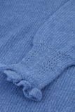 Gebreide trui van het merk Fabienne Chapot met ronde hals en lange pofmouwen met brede boorden met ruche in de kleur cornflower blue.