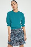 Fijngebreide trui van het merk Fabienne Chapot met ronde hals en driekwart mouwen met ruffles in de kleur tasty teal.