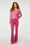 Tweed jasje van het merk Fabienne Chapot met ronde hals, lange mouwen en een knoopsluiting in de kleur roze.