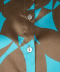 Satinlook blouse met print van het merk Esqualo met lange geplooide mouwen , puntkraag en een knoopsluiting in de kleur bruin.