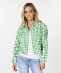 Kort jasje van het merk Esqualo met houndstooth dessin, borstzakken met knoop, blousekraag en knoopsluiting in de kleur groen.