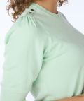 Pullover met knoopjes op de schouders, ronde hals en halflange pofmouwen van het merk Esqualo in de kleur groen.