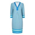 Midi jurk met V-hals en driekwart mouwen van het merk Esqualo met bayside print in de kleur blauw.