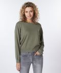 Basic boxy sweater met ronde hals en lange mouwen in de kleur leaf green.