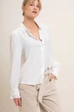 Poplin blouse met lange pofmouw met manchetten in de kleur wit.