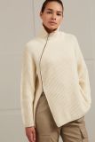 Gebreide trui met rits en raglanmouwen van het merk Yaya in de kleur off white.