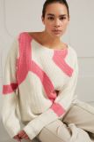 Pullover in off white met roze met boothals  van het merk Yaya.