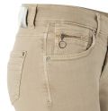 Mac denim broek met aangesloten pasvorm en verkorte lengte in de kleur smoothly beige.