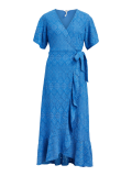 Broderie jurk van het merk Object met korte wijde mouwen, overslag met volants en strikceintuur in de kleur provence.