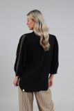 Lena  blouse van het merk Nukus in de kleur zwart.
