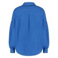 Blouse met loose fit van het merk Nukus met verlaagde schouders en lange, geplooide mouwen in de kleur royal blue.