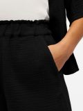 Katoenen high waist korte broek met elastieken tailleband in de kleur zwart.