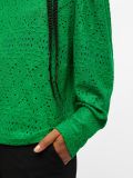 Broderie top van het merk Object met ronde hals en lange pofmouwen met brede boorden in de kleur fern green.