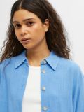 Linnenmix blouse van het merk Object met blousekraag, knoopsluiting en lange mouwen met manchetten in de kleur provence.