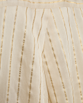 Off white blouse met goudkleurige strepen van het merk Freequent.