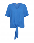 Blouse van het merk Freequent met korte mouwen, v-hals en knoopdetail in de kleur blauw.