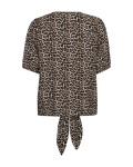 Blousje van het merk Freequent met v-hals, korte mouwen en knoopdetail in leopard print.