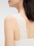 Mouwloze top met V-hals en kanten details van het merk ieces in de kleur bright white.