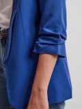 Blazer met reverskraag en driekwart mouwen van het merk Pieces in de kleur clematis blue.