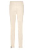 Leatherlook broek met omgeslagen zoom en elastieken tailleband in de kleur off white.