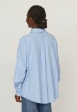 Gilma SH2 Blouse Light Blue Check van Siserspoint met kleine rhinestones