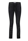 Gecoate broek met tailleband met strikkoord en zakken met ritsjes in de kleur zwart.