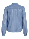 Kanten blouse van het merk Vila met ronde halslijn, lange mouwen en een knoopsluiting in de kleur coronet blue.