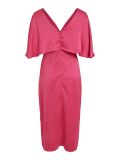 Satinlook jurk met diepe V-hals en halflange vlindermouwen in de kleur pink yarrow.