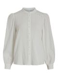 Katoenen blouse van het merk Vila met ronde halls, lange pofmouwen met manchetten, knoopsluiting en ruches in de kleur egret.