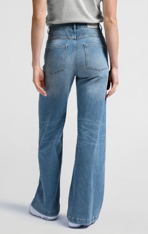 01-311074-501 Wijde Jeans - Light Blue Denim