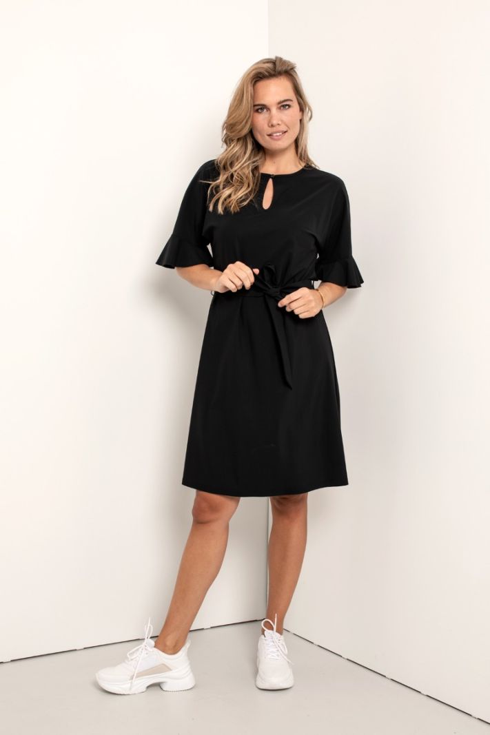 Thursday Travel Dress 04737 Zwart Studio Anneloes