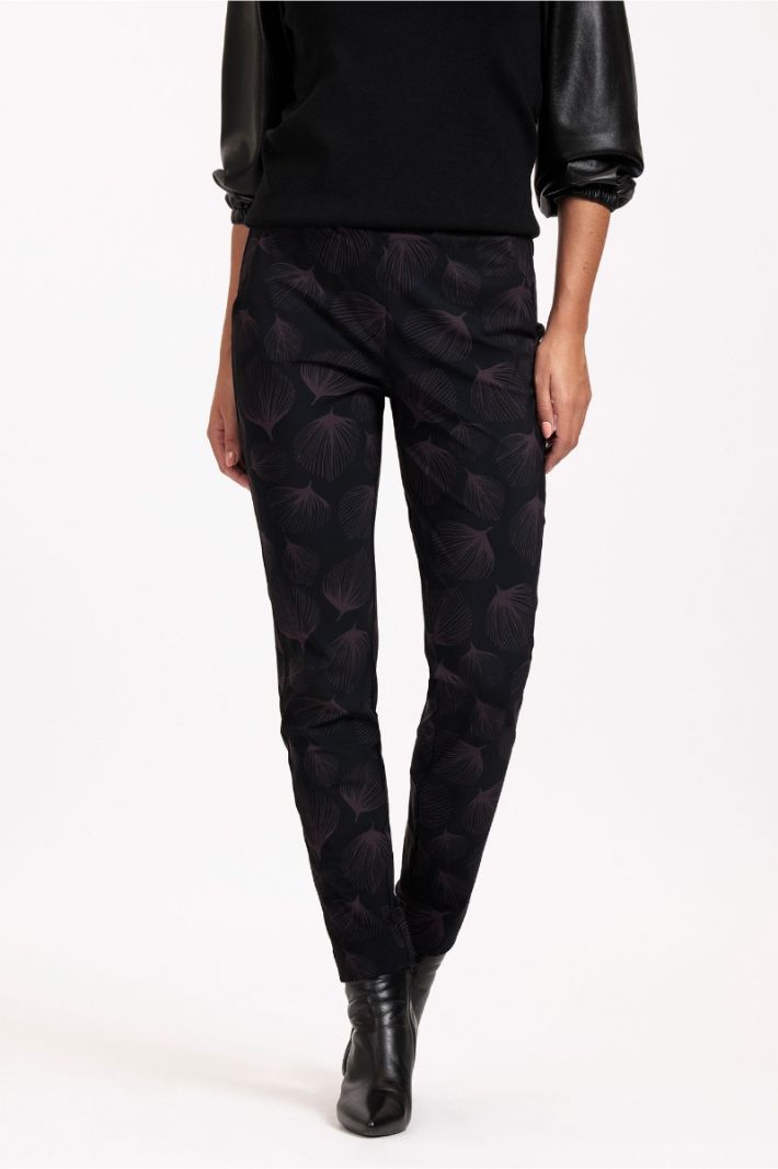 09332 Downstep Feather Trousers - Black/Aubergine