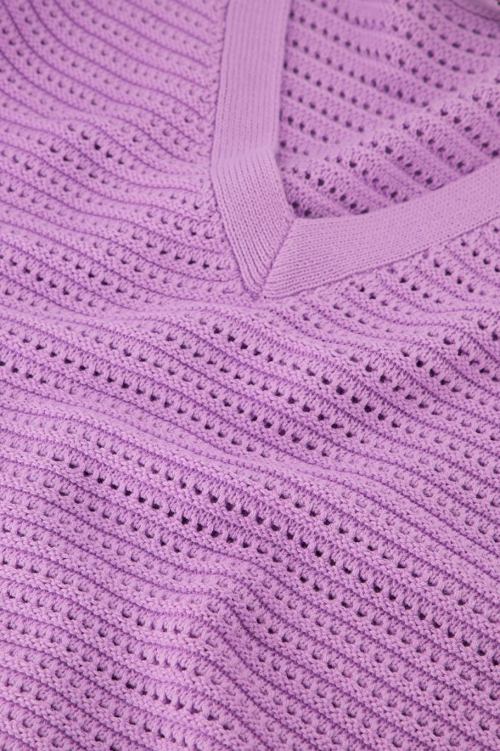 10000 Chiara V-neck Crochet Top - Lila Pink