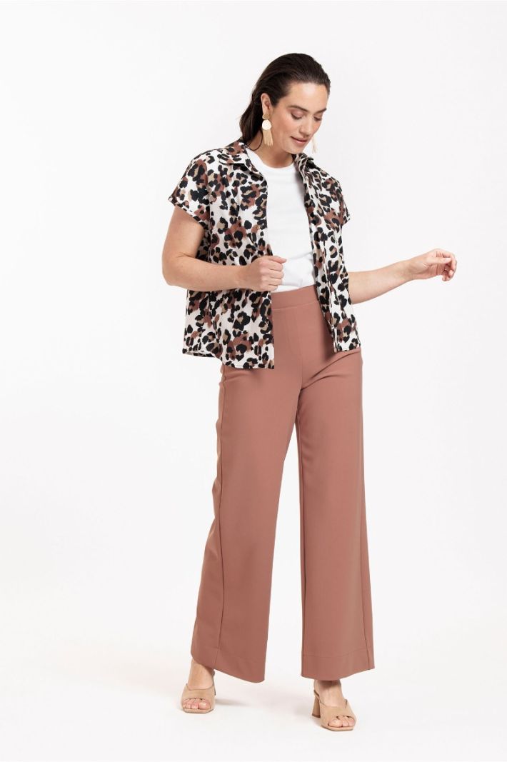 11592 Barb Leopard Blouse - Kit/Chocolate