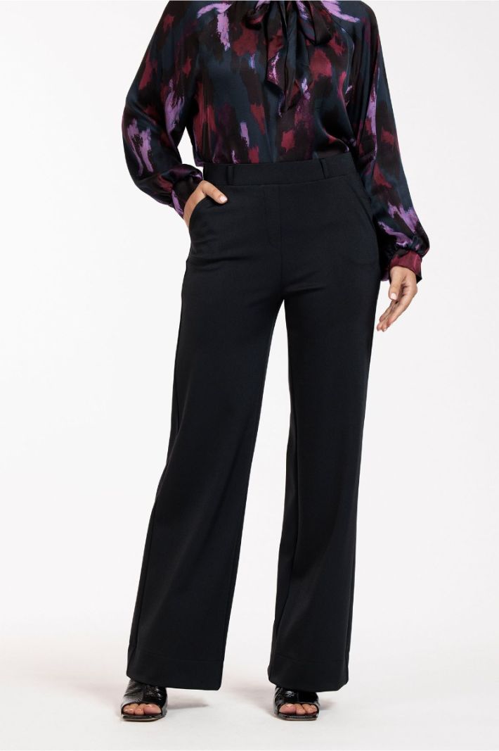 12053 Lexie Shiny Bonded Trousers - Zwart