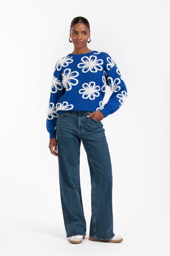 12405 Cassidey Flower Pullover - Royal Blue/Off White