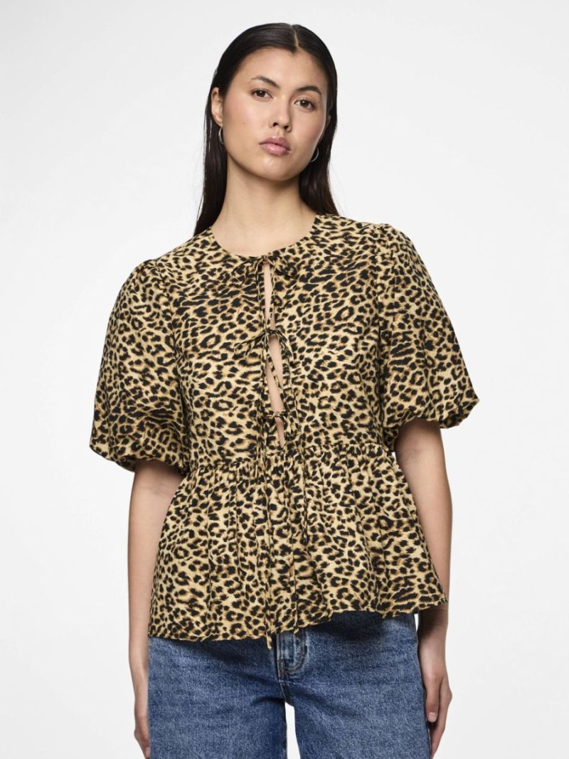 17156546 Pcnancy Leopard Top - Dove