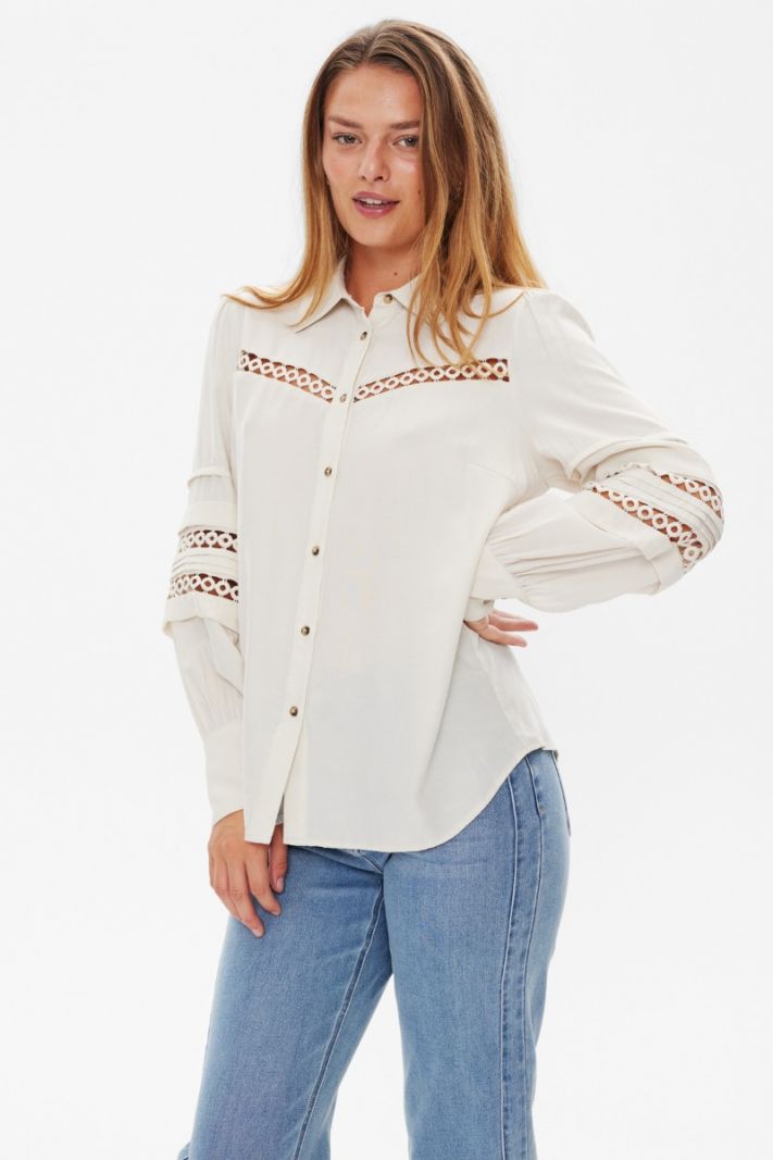 202730 FQSweetly Blouse - Off White