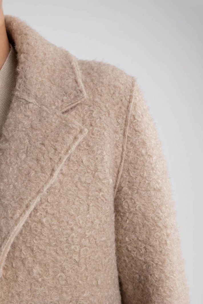 FW24059 Mace Lange Jas Boucle - Sand