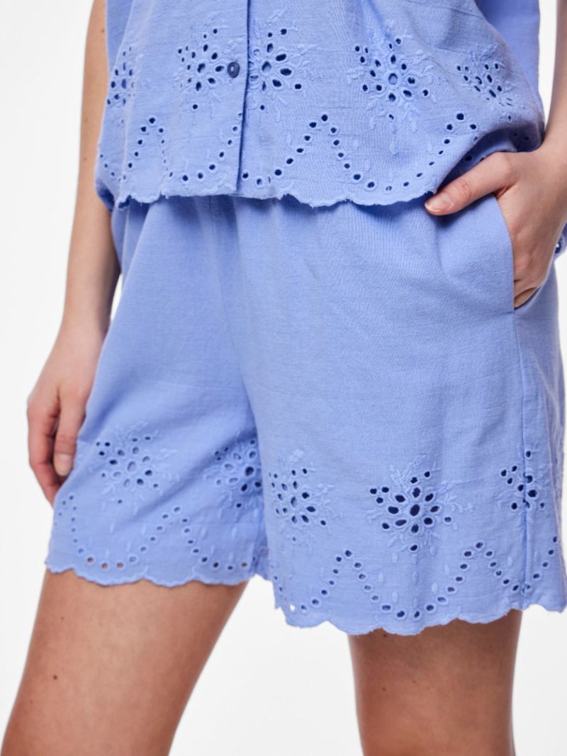 17149520 Pcalmina Broderie Shorts - Hydrangea